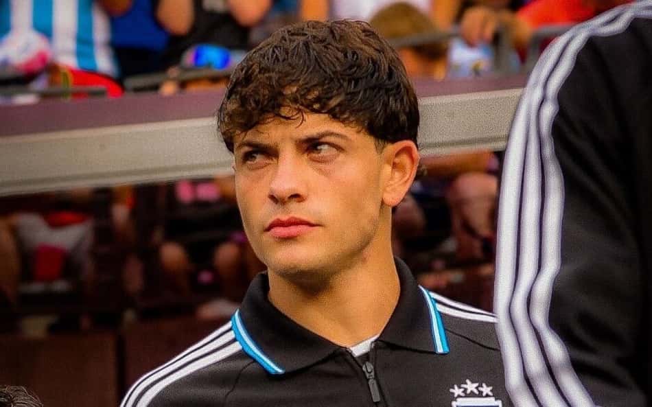 Agustín Giay vive expectativa de ser convocado em definitivo pela Argentina para a Copa do Mundo (Foto: Reprodução/Instagram)