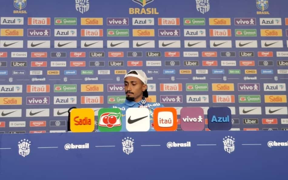 Coletiva Raphinha (Marcio Dolzan/Lance!)
