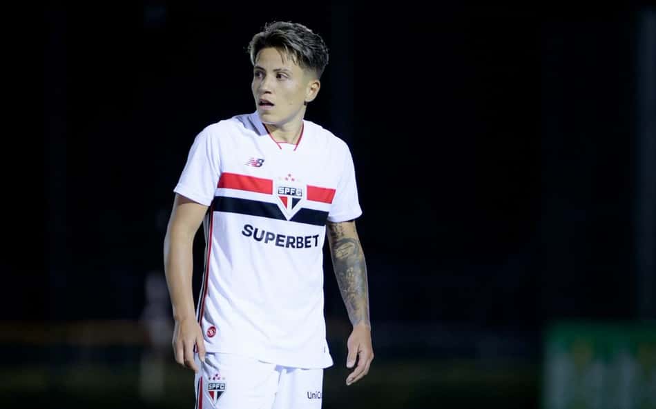 Bia Menezes, lateral do São Paulo. (SPFC/Divulgação)