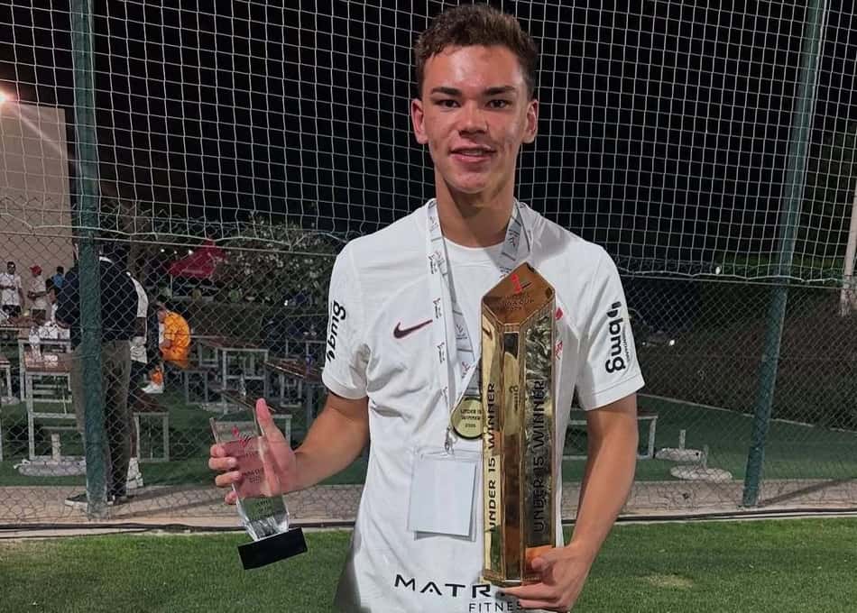 Miguel Moscardo foi destaque no título da Mina Cup, torneio disputado nos Emirados Árabes