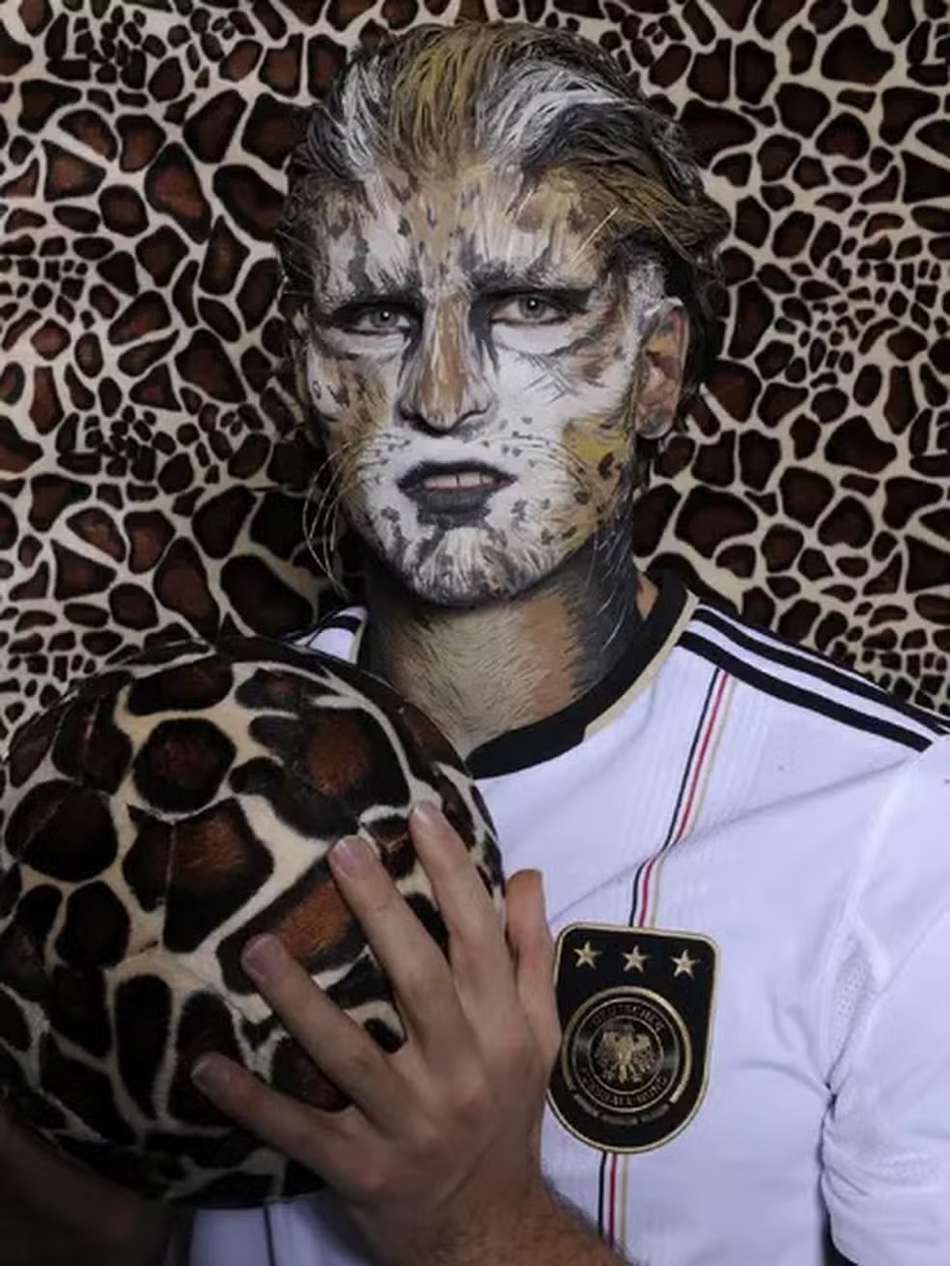 Mario Gomez de onça