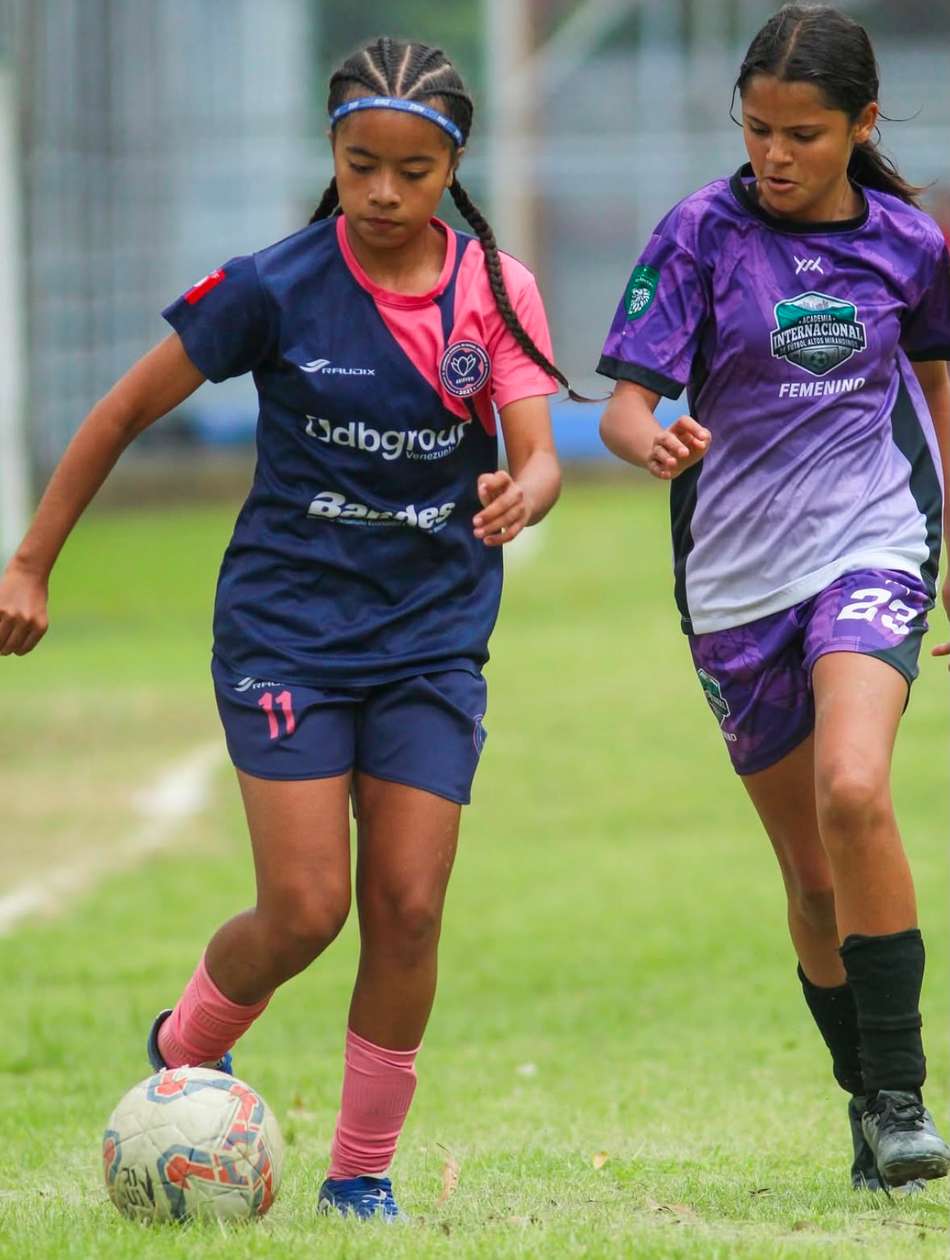 Mainell Rondón, jovem desaparecida após terremotos na Venezuela.