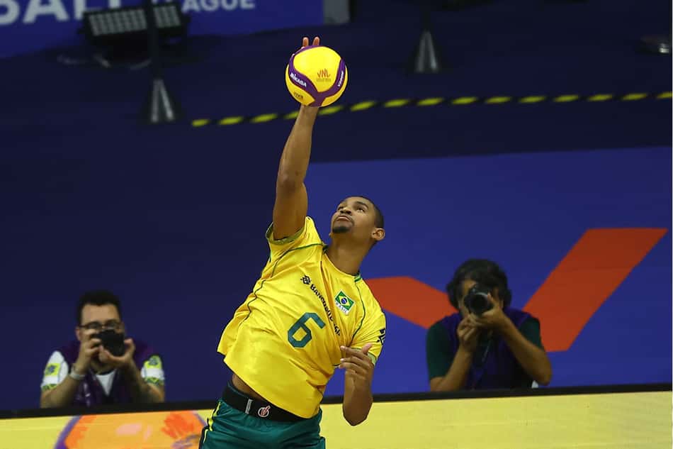 Adriano saca em Brasil x Argentina pela semana 1 da VNL 2026 