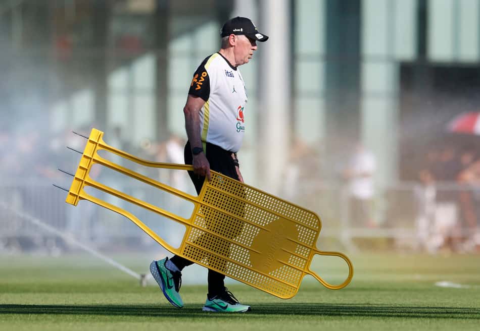 Ancelotti durante o treino da Seleção no CT de Morristown