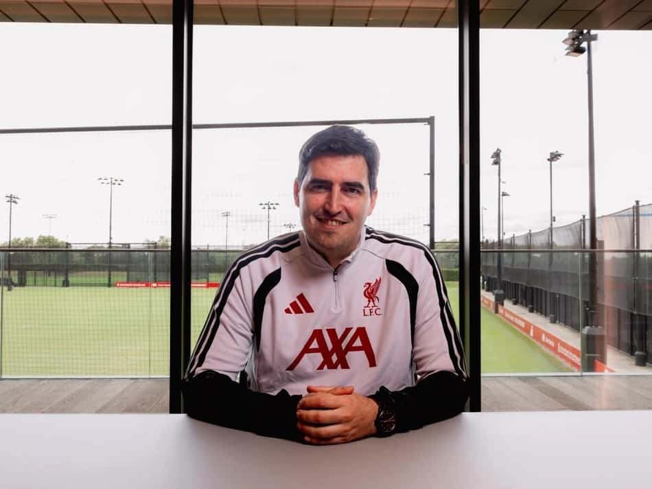 Andoni Iraola foi anunciado como novo treinador do Liverpool (Foto: Divulgação/Liverpool)