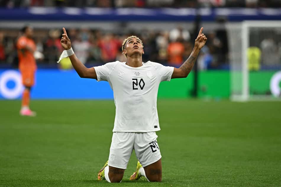 antonio nusa comemora gol marcado pela noruega