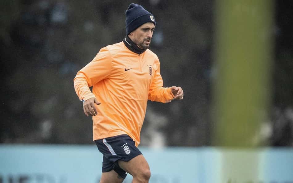 Arrascaeta tem lesão confirmada e aguarda decisão do Uruguai às vésperas da Copa do Mundo