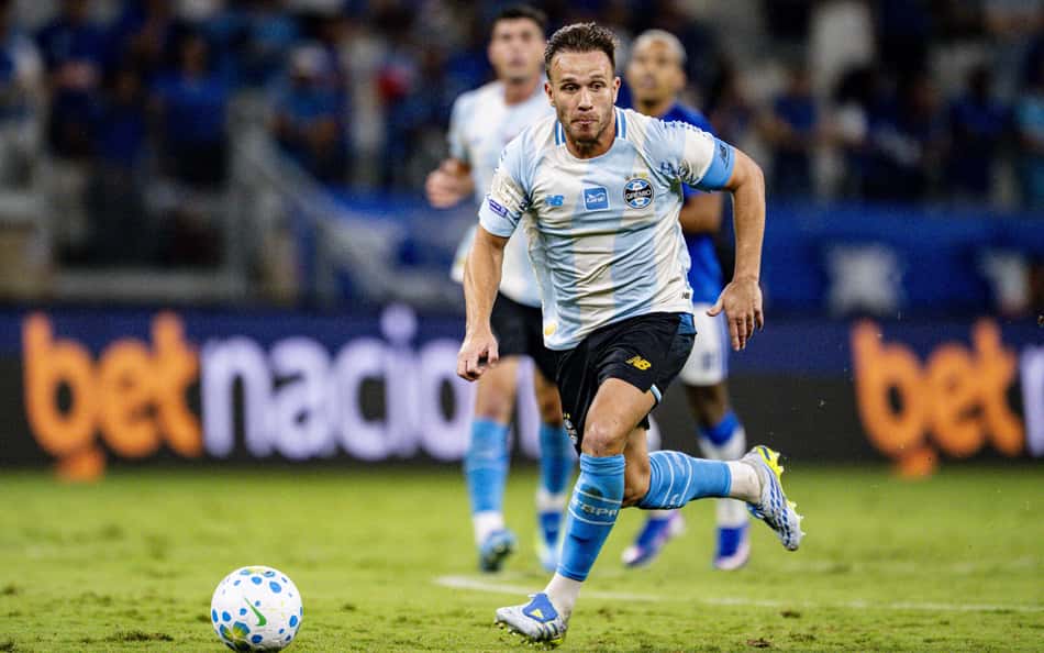 Grêmio anuncia saída de Arthur após impasse nas negociações por renovação