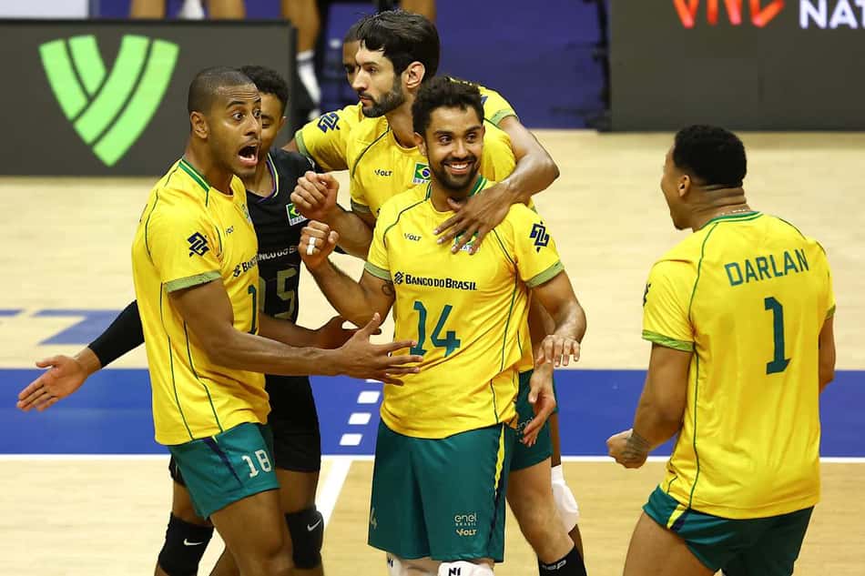 Seleção Brasileira comemora ponto em jogo contra o Irã pela VNL 2026 (Foto: Volleyball World)