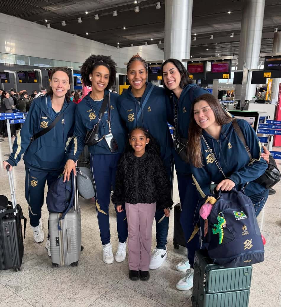 Jogadoras da seleção embarcam para a Turquia, sede da segunda semana da VNL