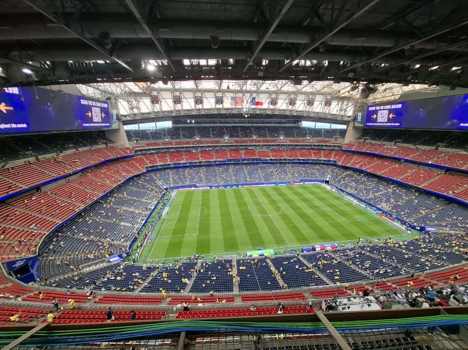 NRG Stadium começa a receber torcedores para Brasil x Japão