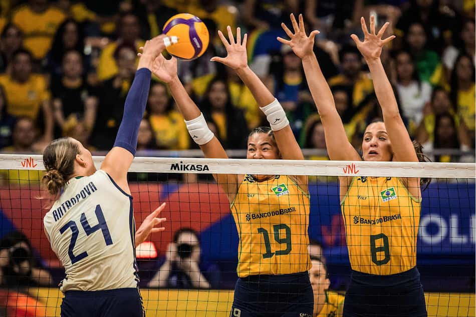 Antropova ataca em Brasil x Itália pela semana 1 da VNL 2026 (Foto: Volleyball World)