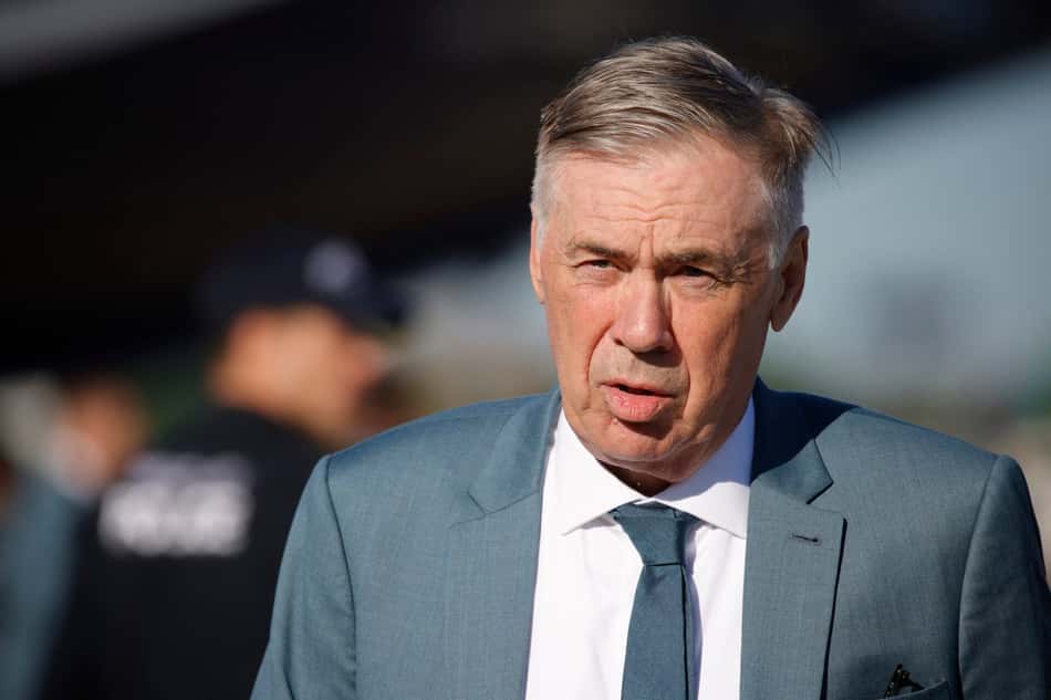 Carlo Ancelotti durante chegada da Seleção aos Estados Unidos