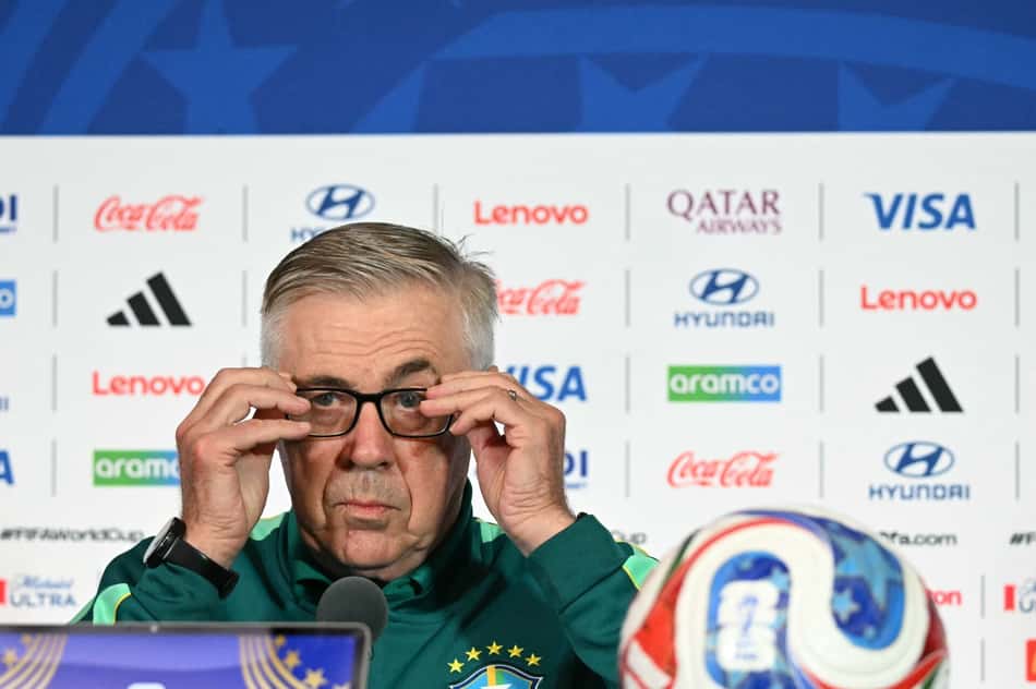 Carlo Ancelotti, técnico da Seleção Brasileira, concede entrevista coletiva antes do jogo contra o Japão pela Copa do Mundo