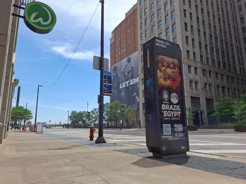No centro de Cleveland, banner promove Brasil x Egito com João Pedro na Seleção