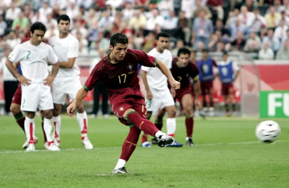 Cristiano Ronaldo na Copa do Mundo de 2006 — Foto: Alex Morton/Reuters