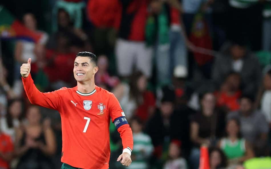 Cristiano Ronaldo marcou dois gols e garantiu classificação de Portugal à Copa do Mundo de 2026 (Foto: PATRICIA DE MELO MOREIRA / AFP)