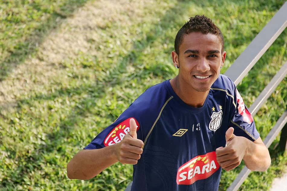 Danilo durante treino do Santos (Foto: Divulgação/Santos)