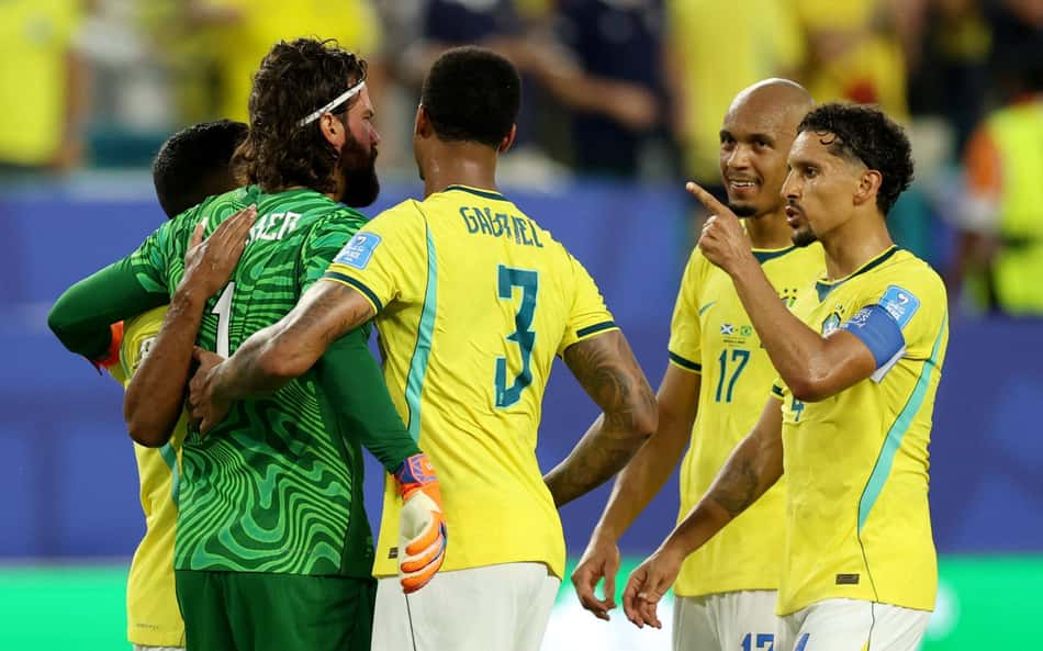 Gabriel Magalhães, Alisson, Marquinhos e Fabinho celebram vitória do Brasil