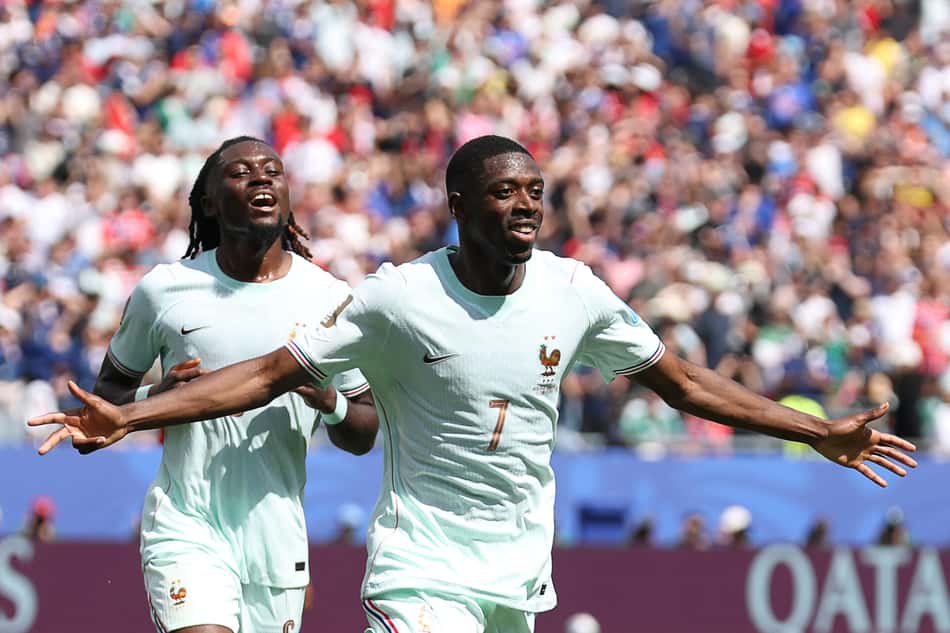 Dembélé comemora gol marcado na partida contra a Noruega na Copa do Mundo