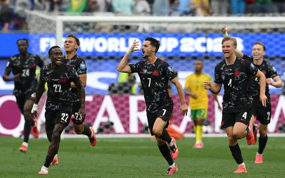 Eustáquio comemora gol do Canadá contra a África do Sul pela Copa do Mundo de 2026