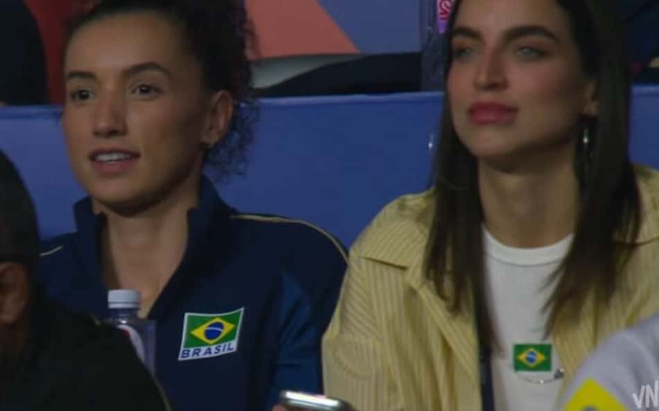Amor e 'momento tietagem': Gabi assiste à estreia do Brasil na VNL