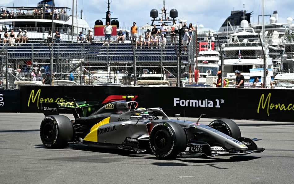 Gabriel Bortoleto em ação na classificação do GP de Mônaco na F1 2026 (Foto: Gabriel BOUYS / AFP)