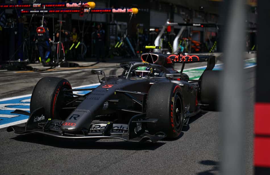 Gabriel Bortoleto em ação no GP da Áustria pela F1 2026