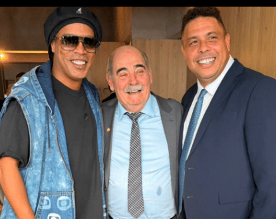 Ronaldinho Gaúcho, Rivellino e Ronaldo na abertura da Copa, no México (Reprodução)