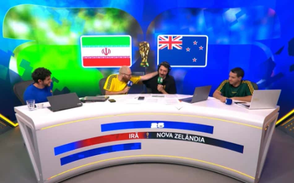 Narrador da CazéTV se emociona ao vivo: 'Queria que meus avós estivessem vivos nesse momento'