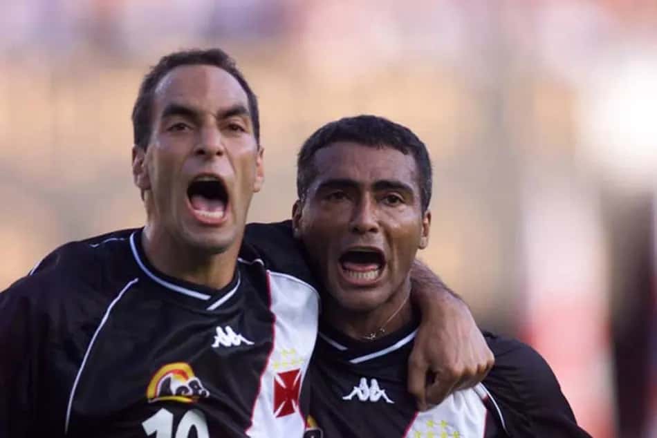 Edmundo e Romário atuando juntos no Vasco