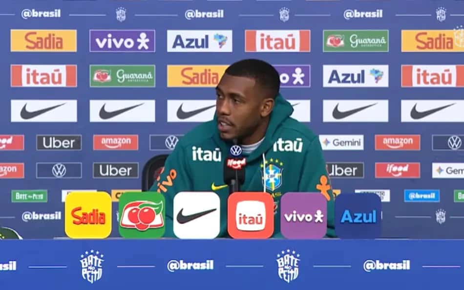 Rayan durante coletiva da Seleção Brasileira