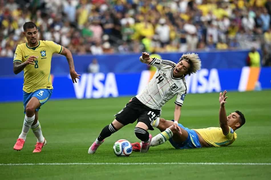 Casemiro foi personagem do jogo: errou no primeiro tempo, mas também marcou gol