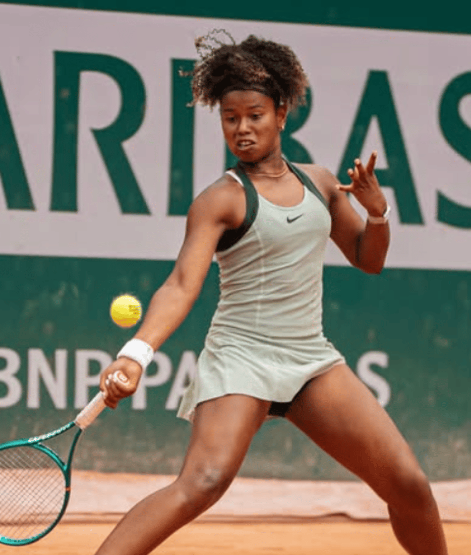 A brasileira Victoria Barros em Roland Garros (Foto: Reprodução)