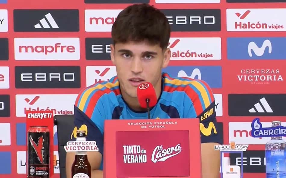 Cubarsí, da Espanha, em entrevista coletiva (Foto: Reprodução)