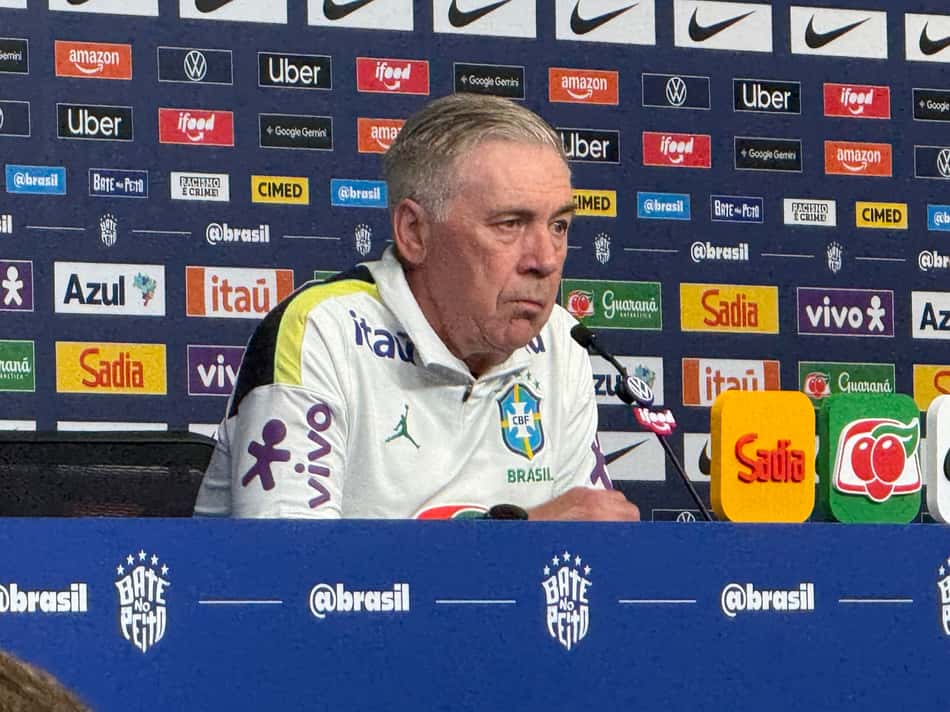 Carlo Ancelotti durante coletiva da Seleção Brasileira (Foto: Márcio Iannacca/Lance!)