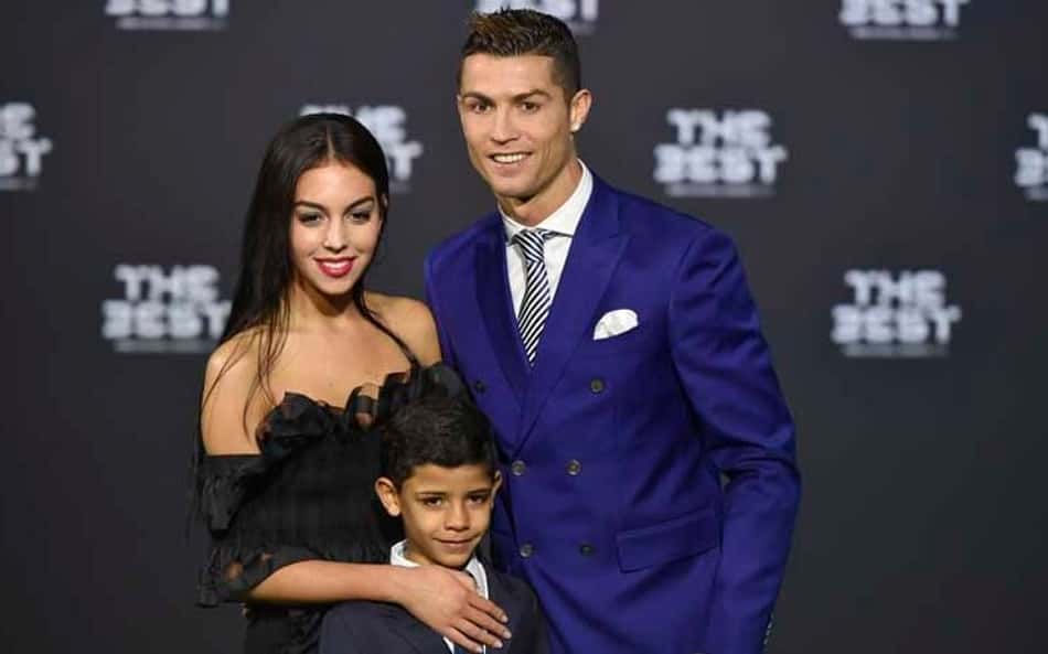 Cristiano Ronaldo e Georgina Rodríguez (Foto: MICHAEL BUHOLZER/AFP)