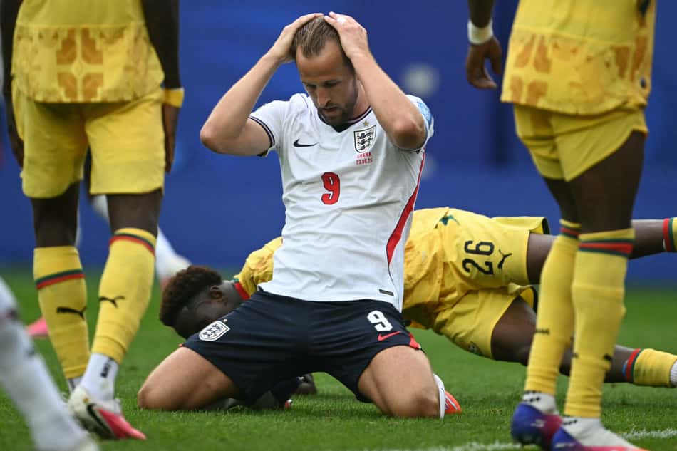 Harry Kane lamenta gol perdido em Inglaterra x Gana pela Copa do Mundo
