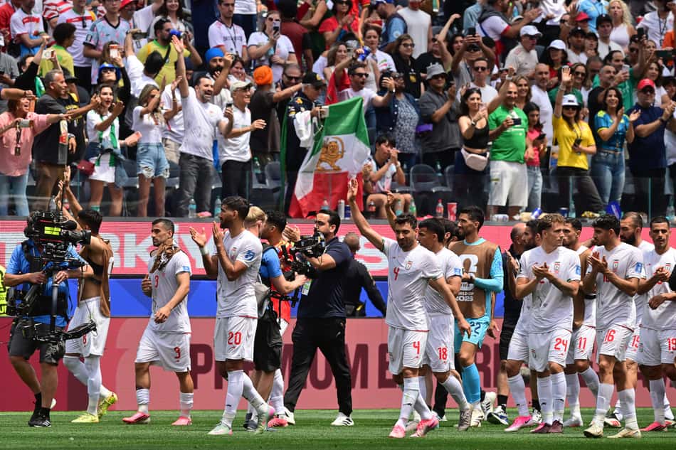 Jogadores do Irã na partida contra a Bélgica pela Copa do Mundo