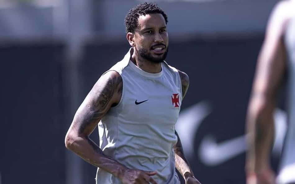 Jair em treino do Vasco (Foto: Matheus Lima/Vasco)