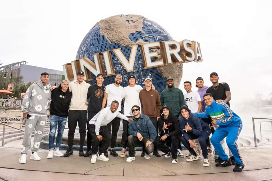 Jogadores do Flamengo durante passeio em parque da Disney, nos Estados Unidos, em dia de folga no Mundial de Clubes de 2025