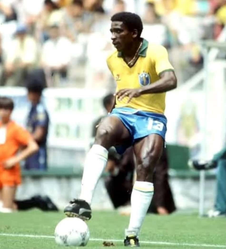 Josimar com a camisa da Seleção Brasileira em Copa do Mundo (Foto: Arquivo pessoal)