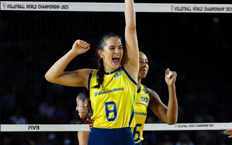 Julia Kudiess pela Seleção Brasileira, que estreia na VNL contra a Holanda (Foto: Reprodução/ Instagram)