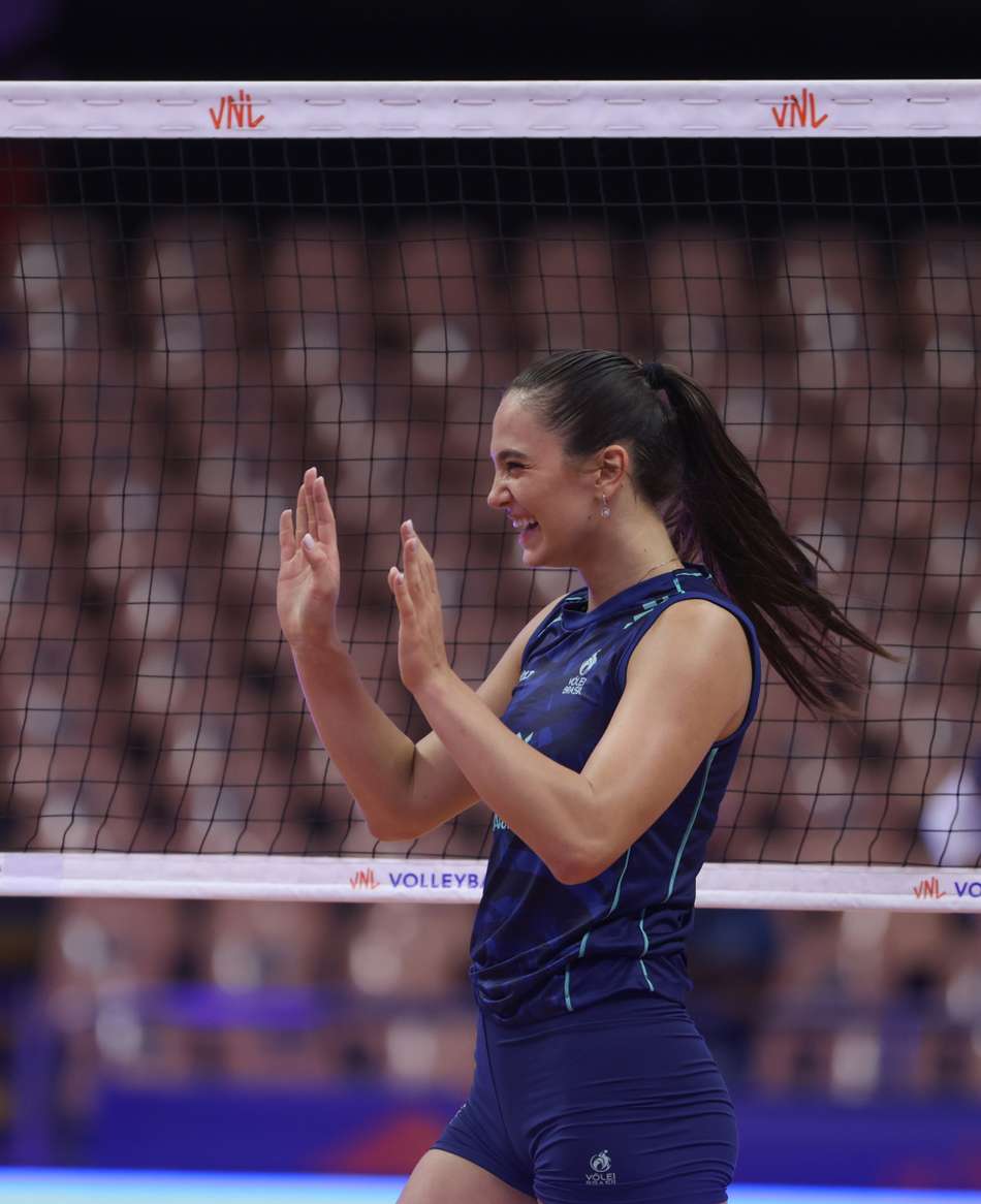 Julia Kudiess em treino da Seleção na véspera da VNL, em Brasília (Foto: Divulgação/ CBV)
