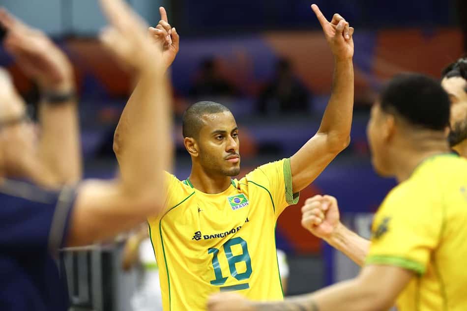 O ponteiro Lucarelli voltou a ser relacionado por Bernardinho na VNL