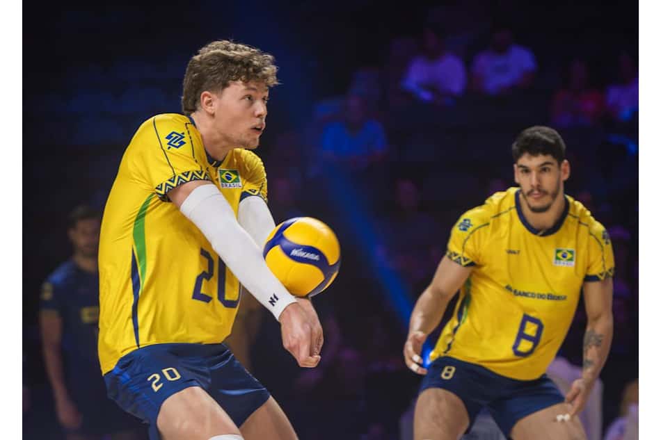 Lukas Bergmann realiza manchete em jogo da Seleção Brasileira masculina de vôlei pela Liga das Nações 2025
