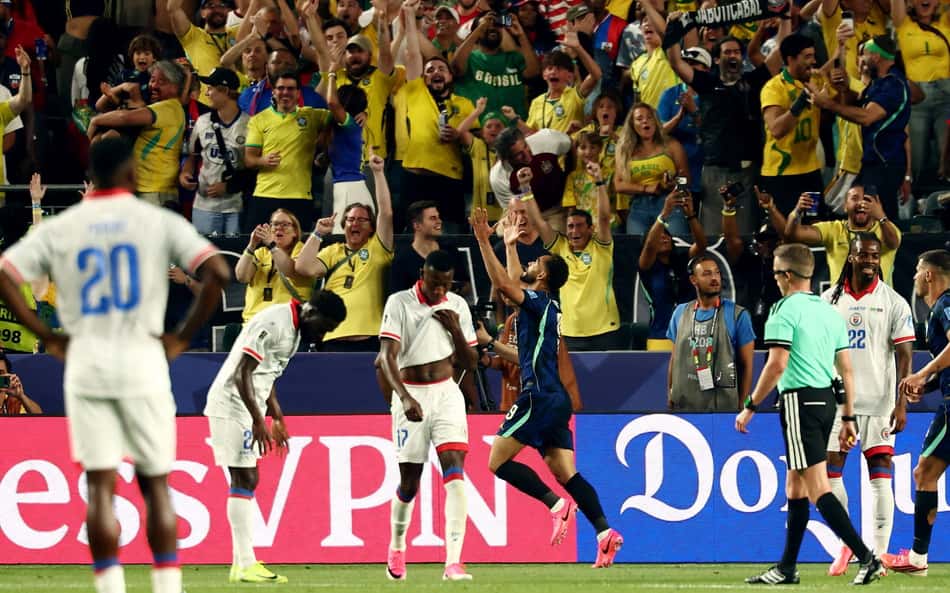 Matheus Cunha comemora gol durante Brasil x Haiti pela Copa do Mundo