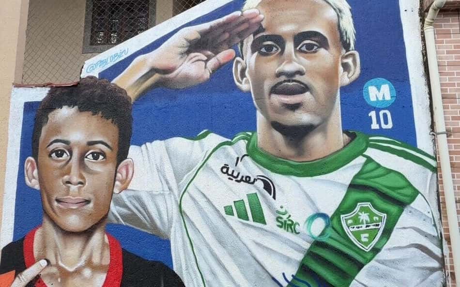 Ex-Flamengo, Matheus Gonçalves ganha mural em praça onde sonhava ser jogador