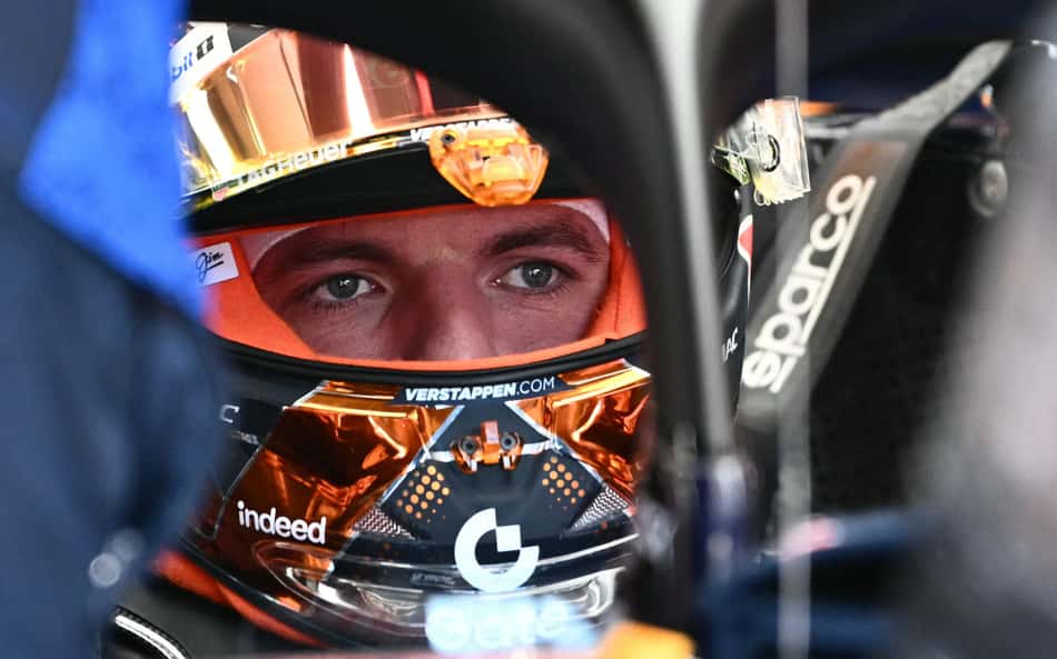 Batida de Verstappen frustra comemoração da Ferrari na F1