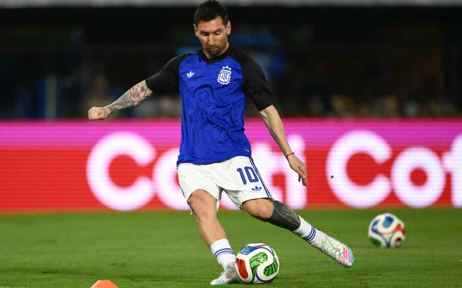 Messi no aquecimento para o amistoso da Argentina contra Zâmbia